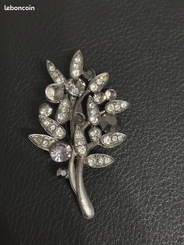 Broche Ancienne En Argent Vintage - Occasion (manque Probablement Le Fermoir)