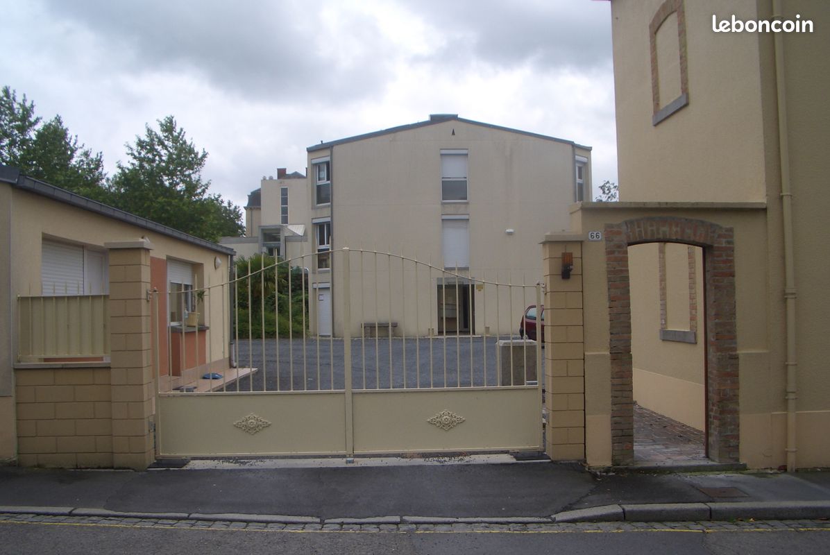 Appartement 1 pièce 30 m² · à Saint-Lô · 30 m² · 300 €