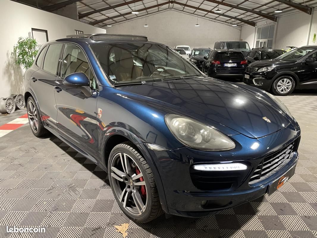 Porsche Cayenne GTS V8 4.2 420CH -TOIT OUVRANT-CAMERA DE RECUL-GARANTIE 12 MOIS- (image 3)