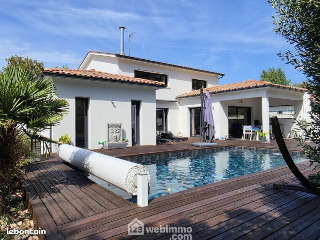 Maison 6 pièces 197 m² · au Pian-Médoc · 197 m² · 824 000 €