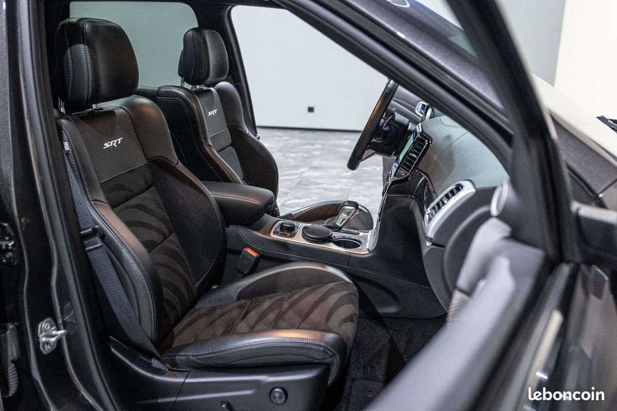 Jeep Grand Cherokee 6.4 V8 HEMI SRT 468CV - MALUS INCLUS - 1ère Main Avec 39.000 Kms - Etat Exceptionnel - Apple CarPlay - Garantie 12 Mois (image 10)