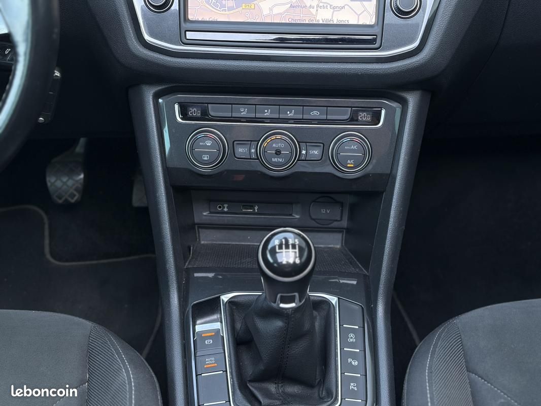 Volkswagen Tiguan 2.0 TDI 150 BVM6 CARAT EDITION PACK RLINE / SUIVI COMPLET VOLKSWAGEN (image 18)