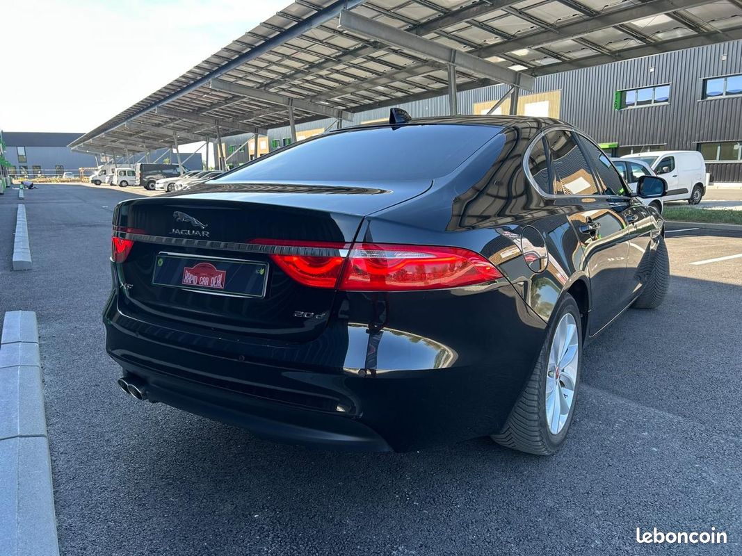 JAGUAR XF 2.0 D - 180 - BVA - Stop/Start 2015 BERLINE Prestige PHASE 1 GARANTIE 6 MOIS (image 8)
