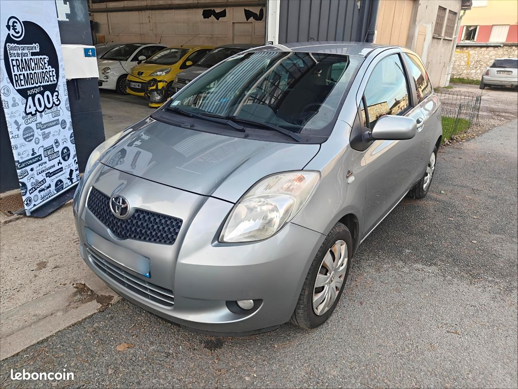 Toyota Yaris 1.3 vvti 87 CV mmt automatique (image 1)