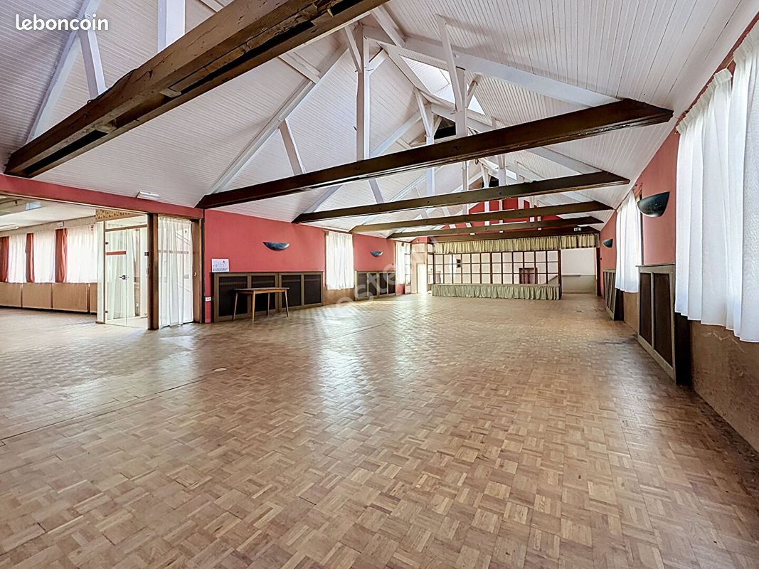 Maison 13 pièces 892 m² · à Erdre-en-Anjou · 892 m² · 248 900 €