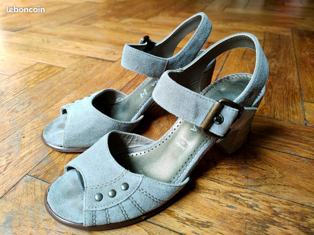 Sandales cuir cérémonie grises T40 à talon, boucle et bout ouvert