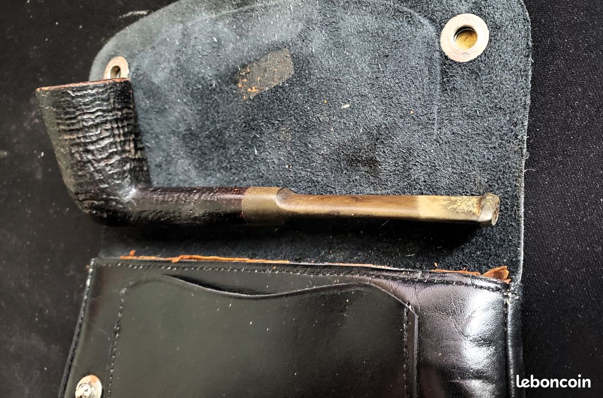Pipe, Amster pipedans sa sacoche en cuir noir lisse.. Très bon état (image 4)