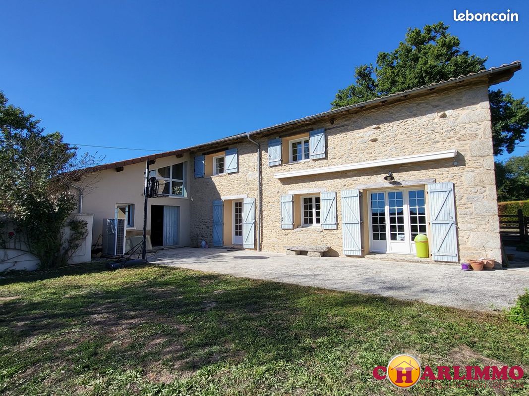 Maison 5 pièces 236 m² · à Oradour-sur-Glane · 236 m² · 332 800 €