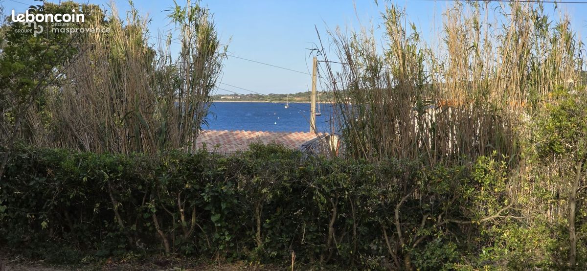 Terrain à bâtir de 880 m² à HYERES (83) · à Hyères · 780 000 €