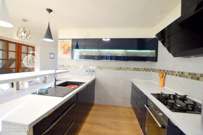 Maison 6 pièces 140 m² — 8