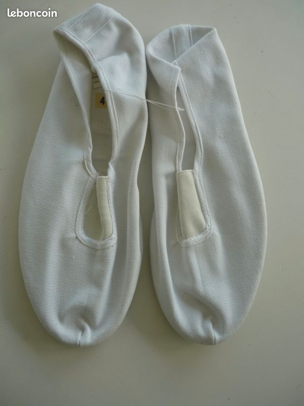 Chaussons toile t 41 neufs (image 1)