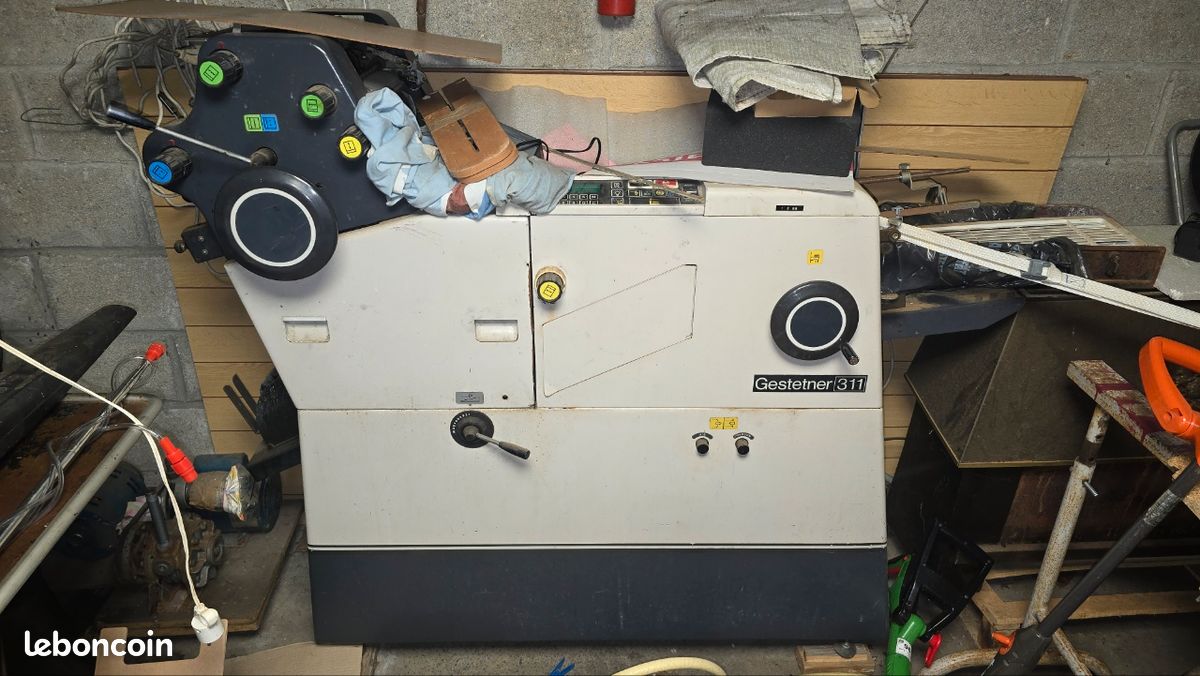 Machine d’impression Gestetner 311 – Fonctionnelle – Industrielle (image 1)