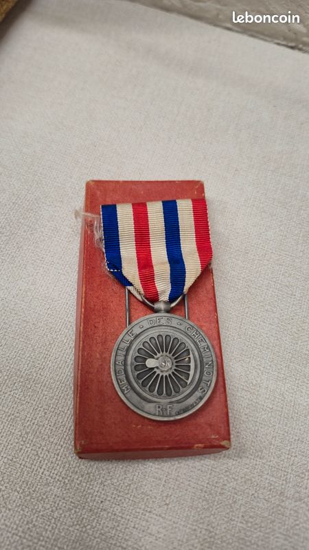 MEDAILLE DES CHEMINOTS Chretiens EUR 15,00 - FR