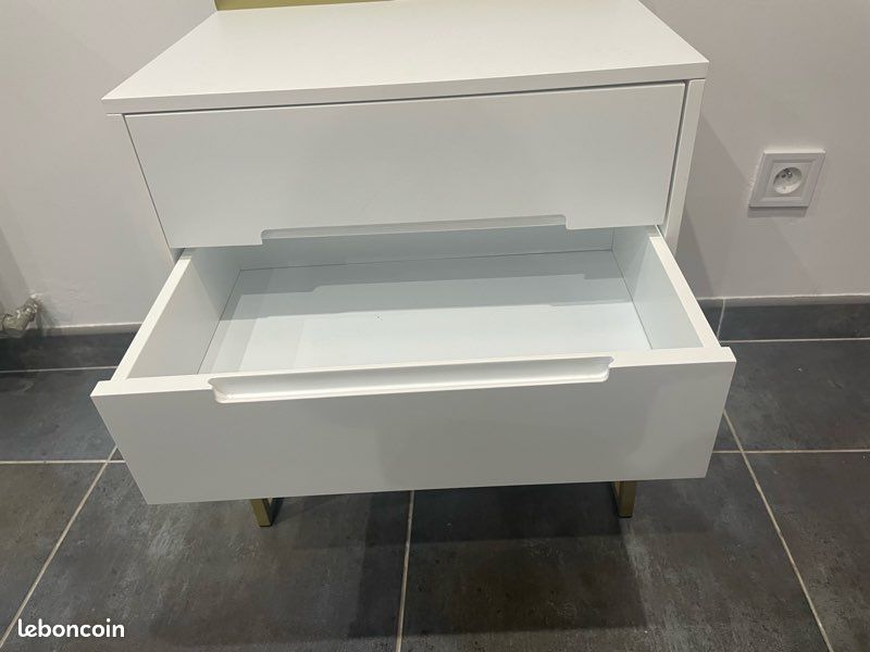 Table de chevet (image 1)