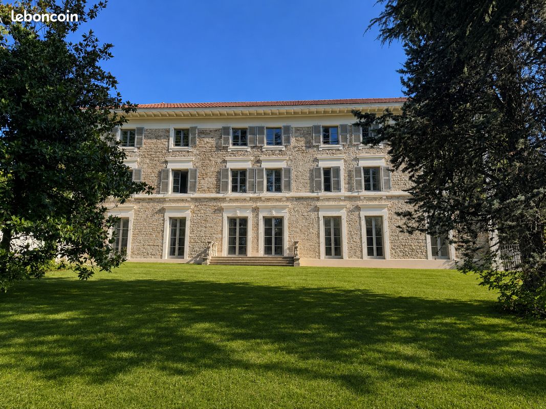 Appartement 4 pièces 190 m² · à Saint-Didier-au-Mont-d'Or · 190 m² · 1 259 000 €