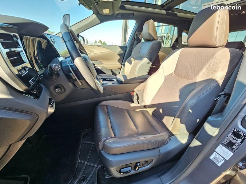 Lexus RX 450h+ Executive 4WD (image 11)