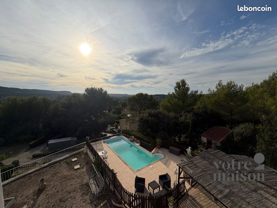 Maison 7 pièces 155 m² · à Simiane-Collongue · 155 m² · 695 000 €