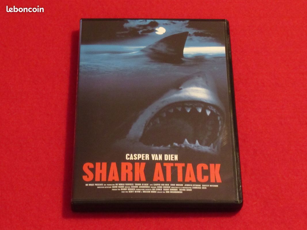 Shark Attack / COMME NEUF (image 1)