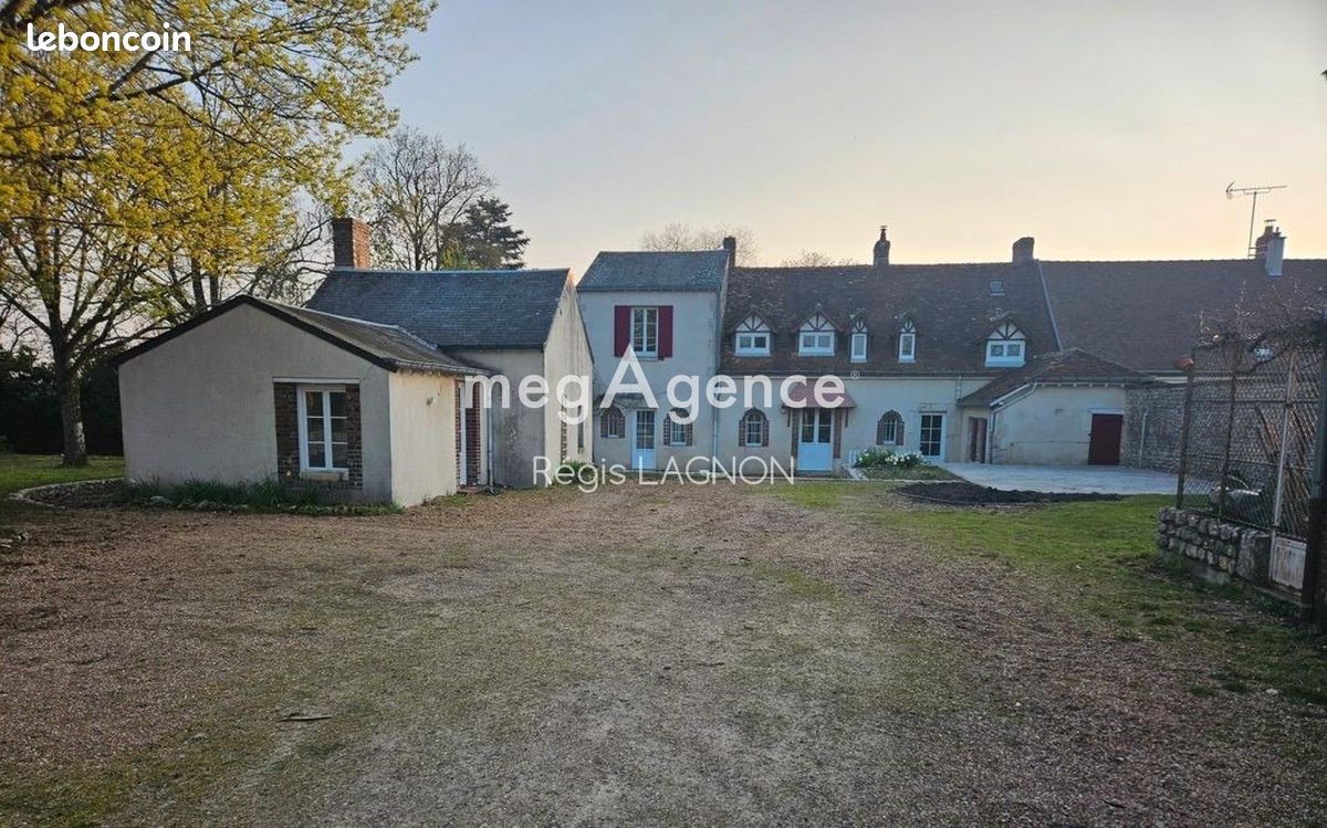 Maison 8 pièces 213 m² · à Cloyes-les-Trois-Rivières · 213 m² · 295 000 €