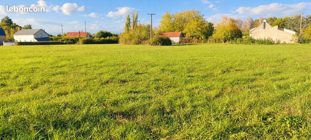 Terrain 1460 m² · à Jussy-le-Chaudrier · 13 220 €