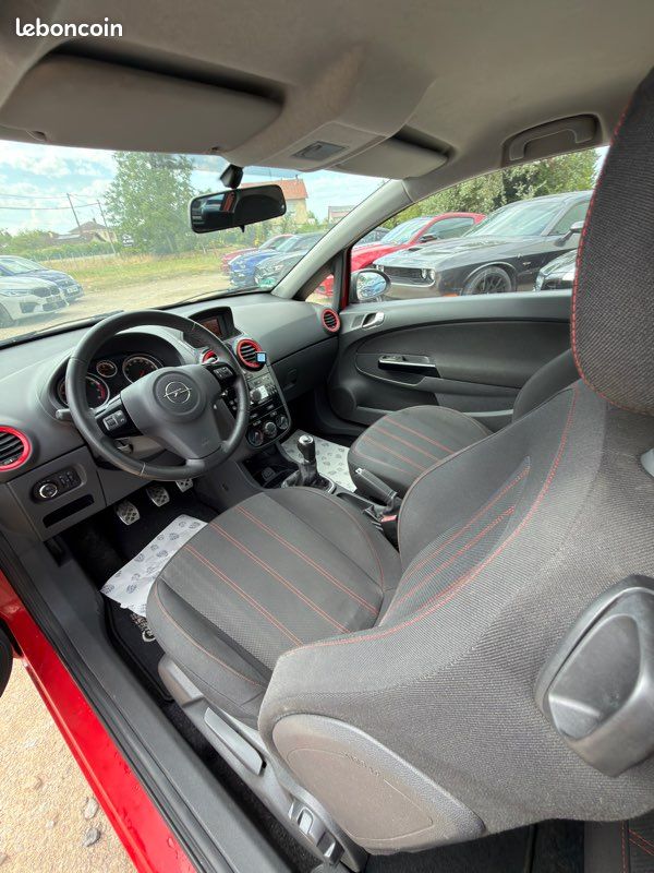 Opel Corsa 1.4i 90cv Color Race 2011 (image 7)
