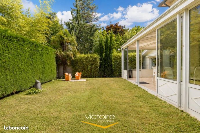 Maison 5 pièces 227 m² — 3