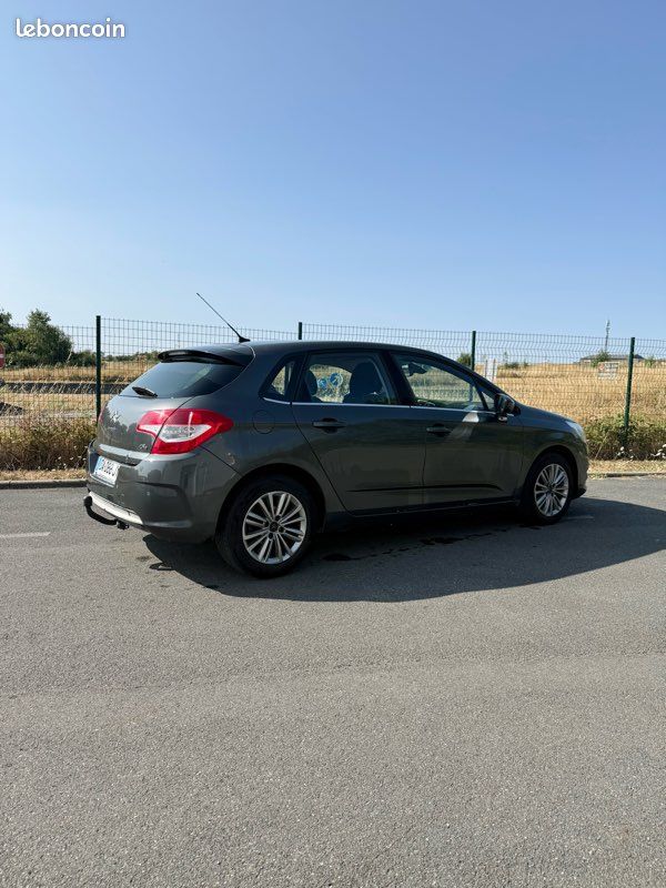 Citroën C4 2 1.6 HDI 92cv Confort (image 2)