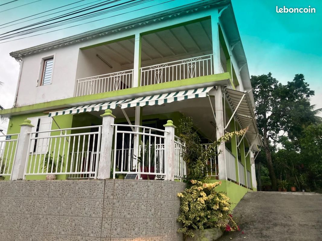 Maison 3 pièces 100 m² · à Capesterre-Belle-Eau · 100 m² · 900 €