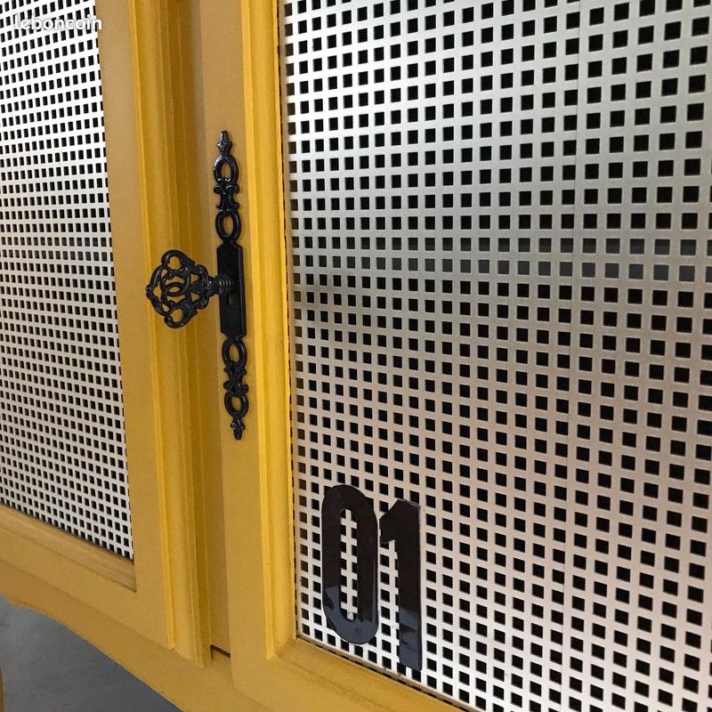 Petit meuble jaune rétro (image 3)
