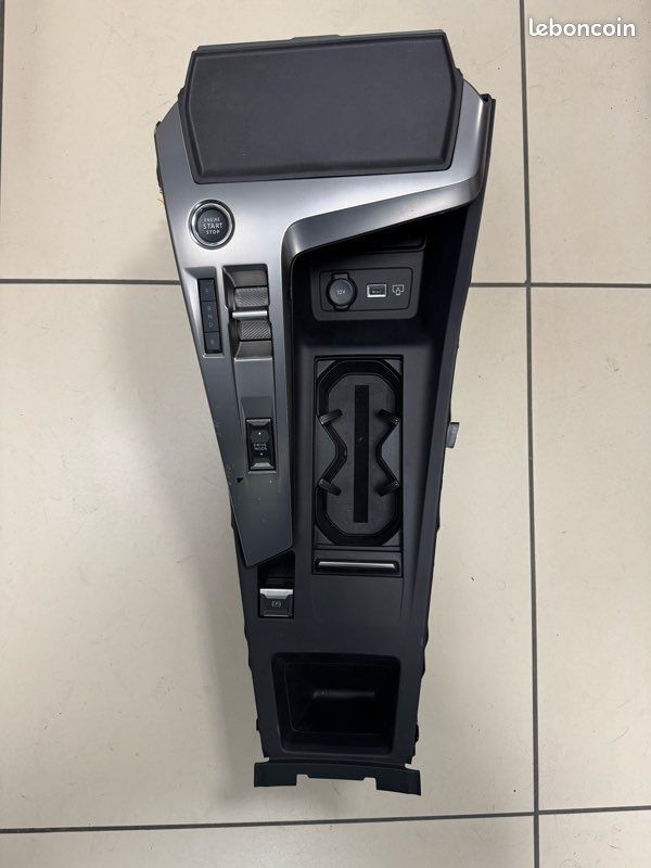 Console central (interieur plastique) Peugeot 3008 occasion