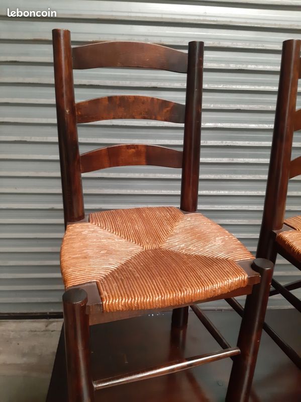 Table et chaises brutalistes (image 2)