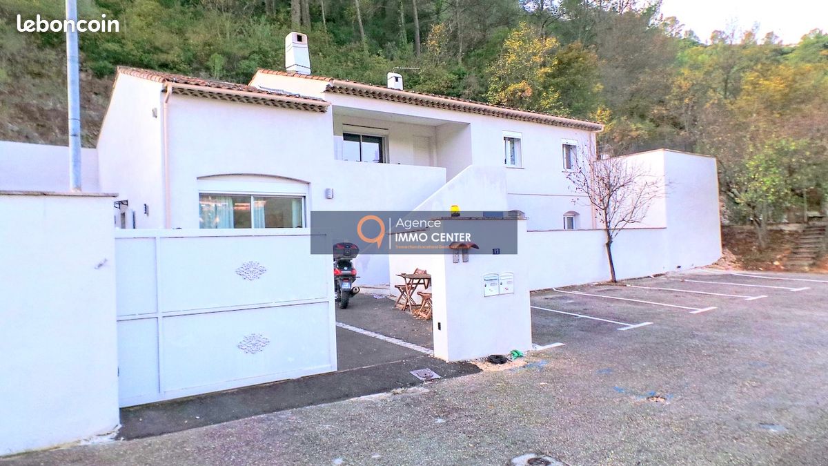 Maison 6 pièces 220 m² · à Solliès-Toucas · 220 m² · 449 000 €