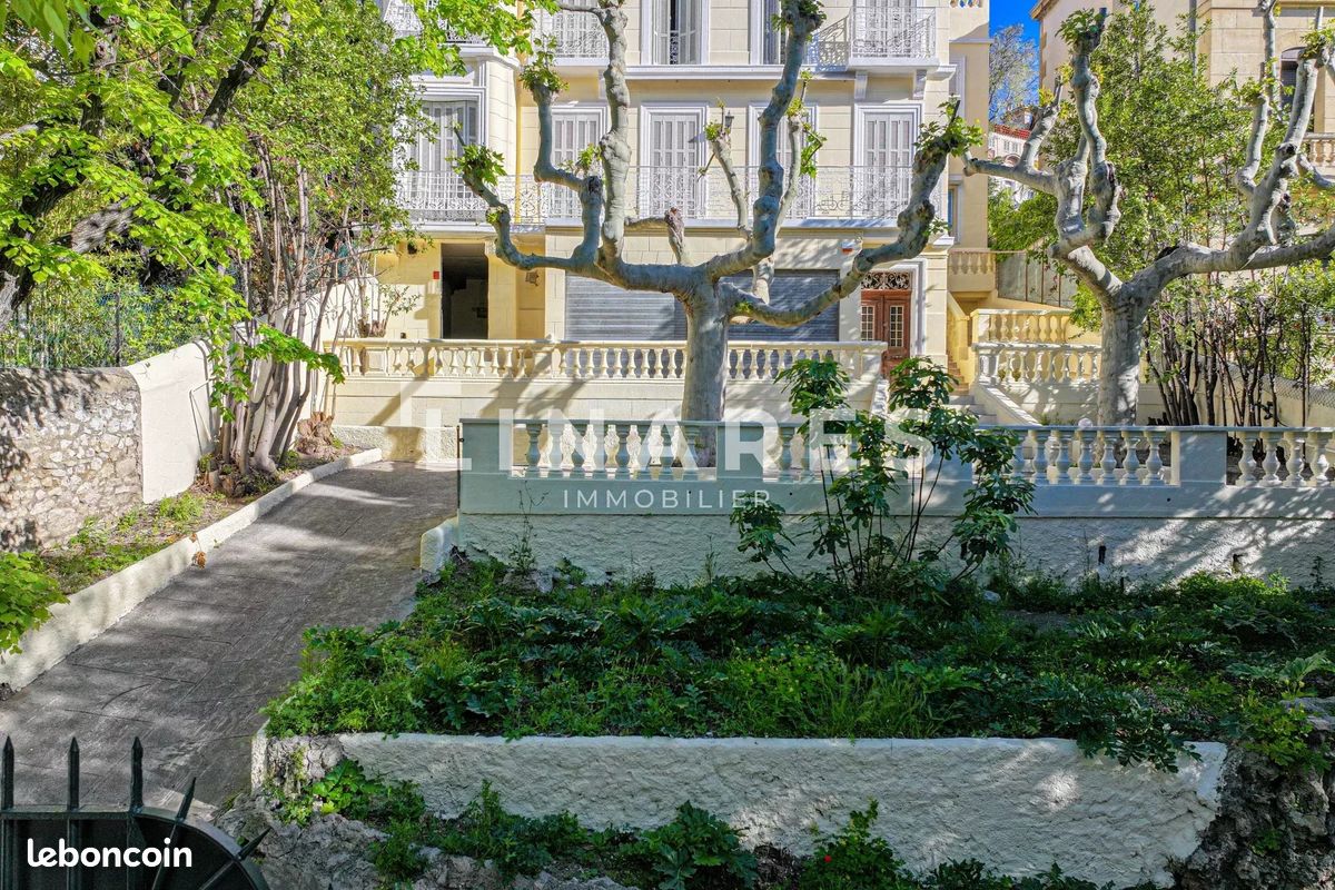 Maison 8 pièces 330 m² · à Marseille · 330 m² · 1 699 000 €