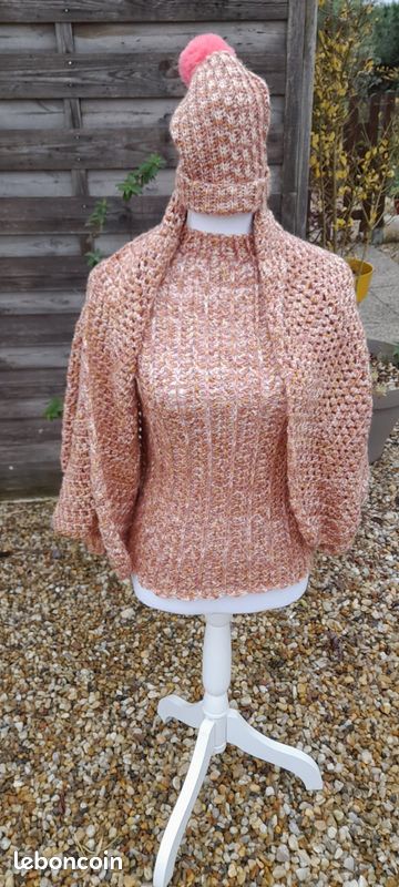 Pull bonnet châle (image 1)