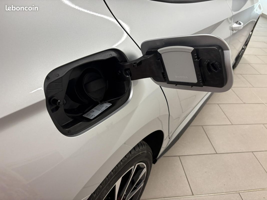 SKODA Fabia 1.0 TSI 116 ch EVO 2 DSG7 Monte-Carlo (image 28)
