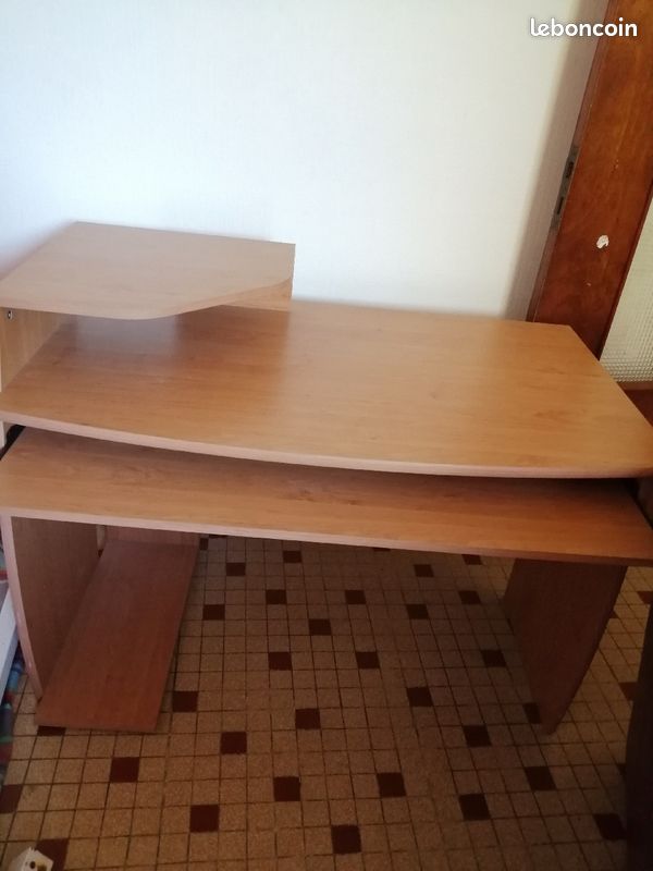 Bureau (image 1)