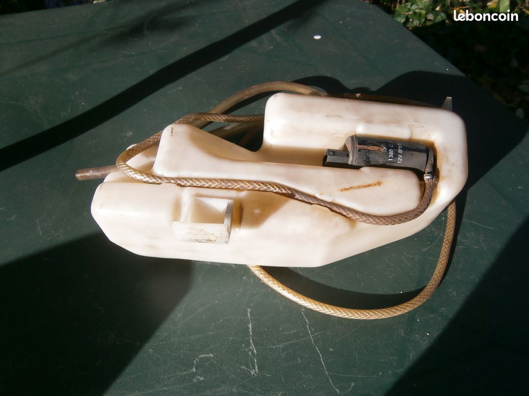 Réservoir lave glace bmw e30 touring (image 2)