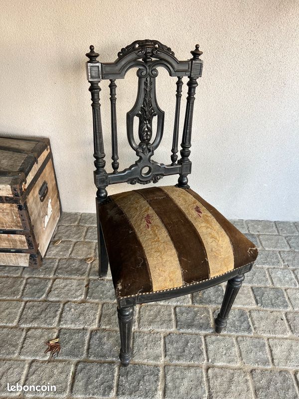 Chaise d'époque (image 1)