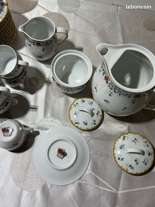 Service 4 Tasses à café + Boite à biscuits Geneviève LETHU