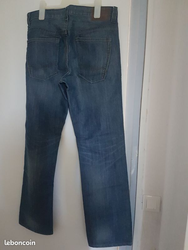 Vente de vêtements (image 1)
