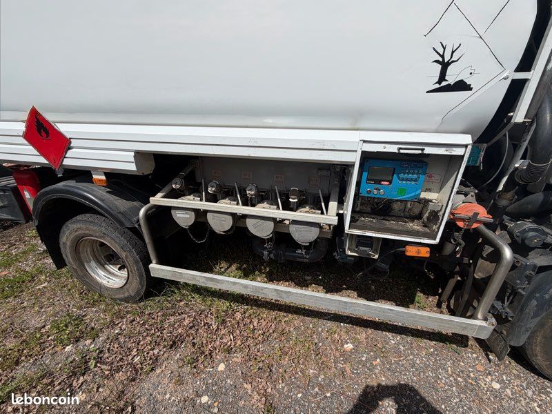 Camion citerne 11000l (image 2)