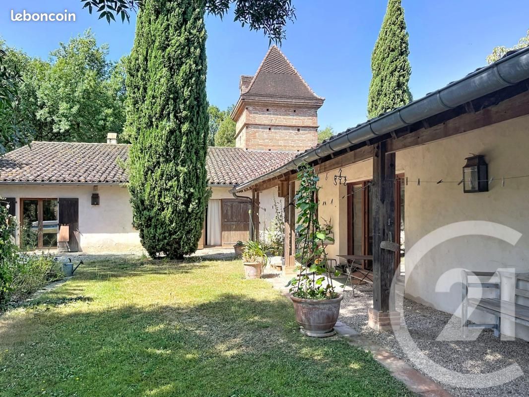Maison 6 pièces 213 m² · à Saint-Lieux-lès-Lavaur · 213 m² · 569 000 €