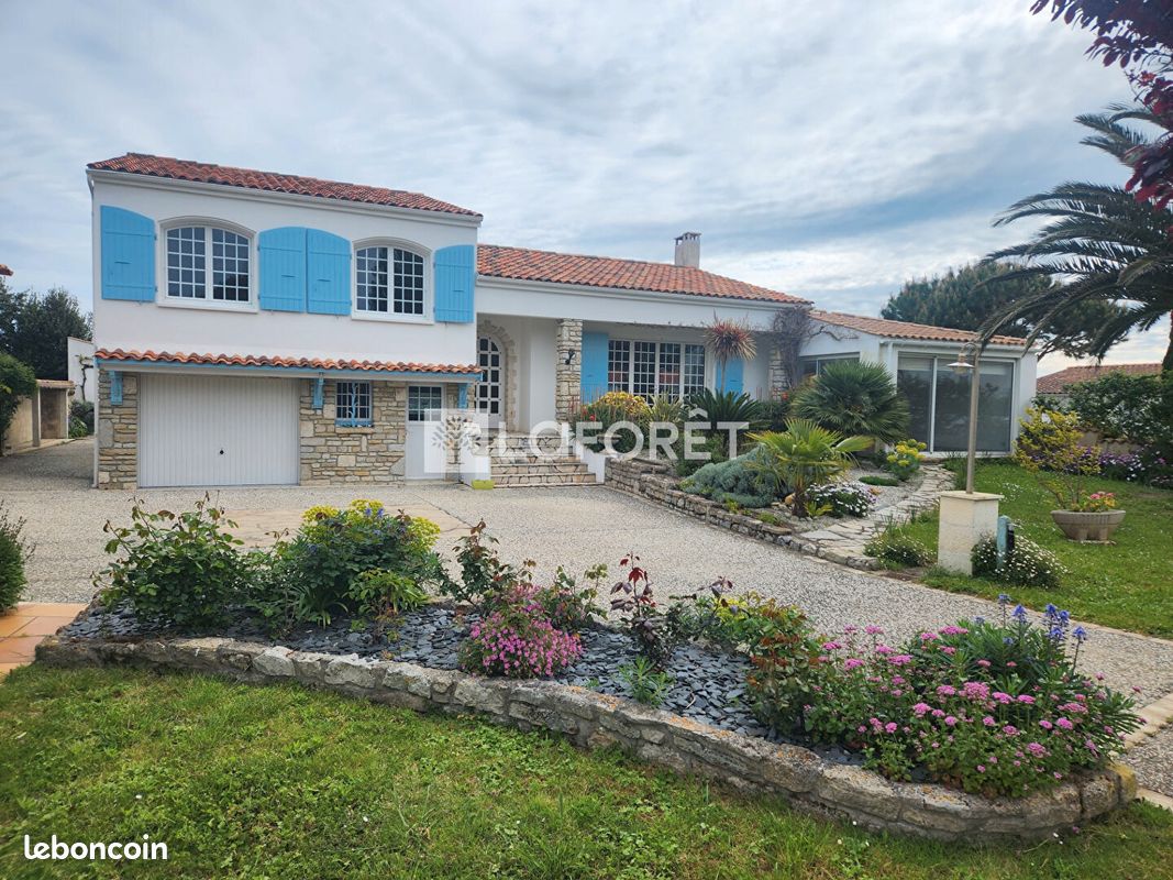 Maison 6 pièces 172 m² · à Saint-Denis-d'Oléron · 172 m² · 586 000 €