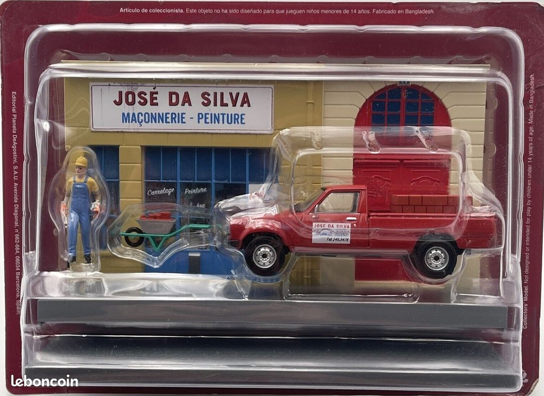 PEUGEOT 504 Dangel Pick-Up + diorama Le maçon José DA SILVA – Maçonnerie Peinture + 1 personnage et 1 brouette - échelle 1/43 - Neuf en Boite - collection VEHICULES UTILITAIRES avec DIORAMA N° 16 (image 3)