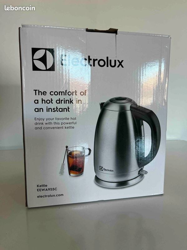 Bouilloire inox Electrolux (image 1)