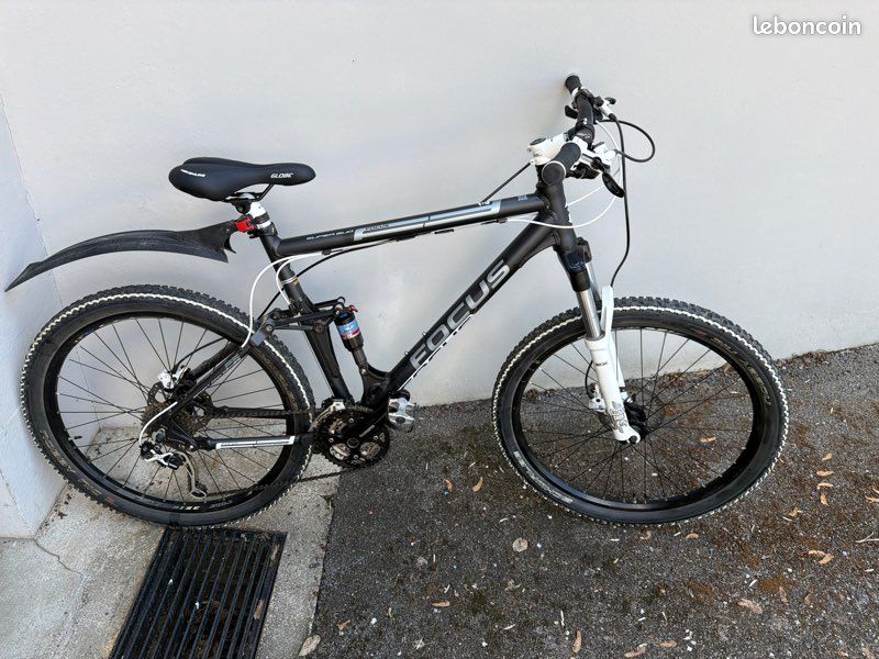 VTT Focus Super Bud (2011} (image 1)