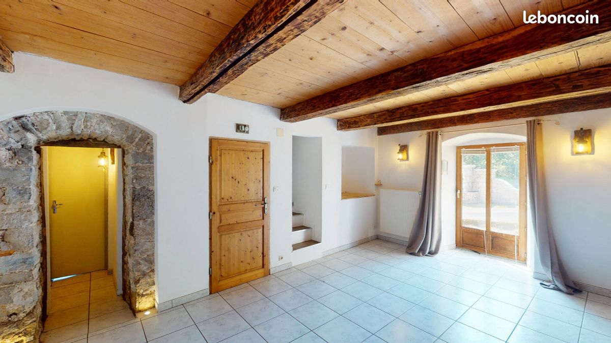 Maison 6 pièces 162 m² · à Belleherbe · 162 m² · 180 000 €