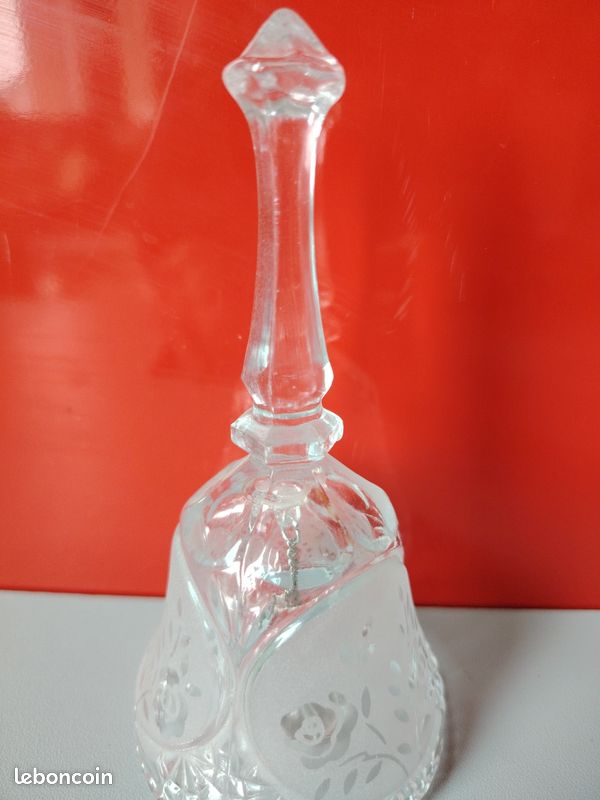 Clochette De Table En Cristal – Objet Déco Vintage élégant