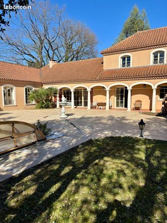 Maison 6 pièces 237 m²