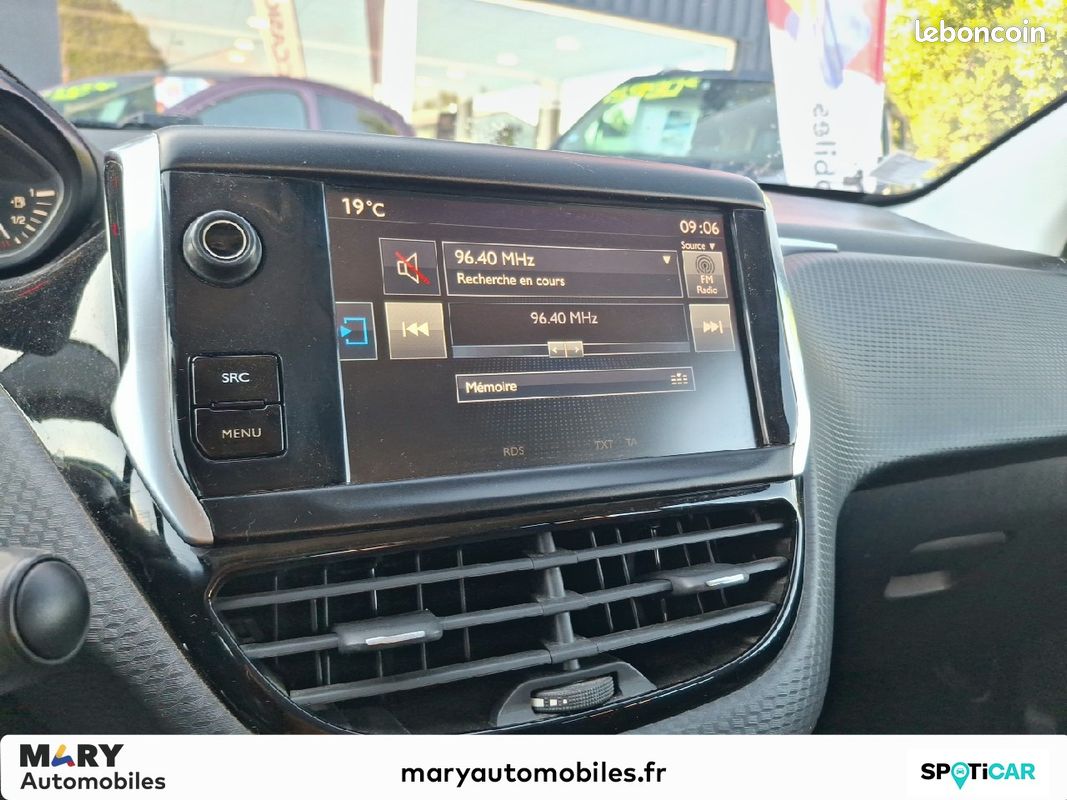 PEUGEOT 208 1.2 PureTech 110ch S&S BVM5 Allure (image 15)